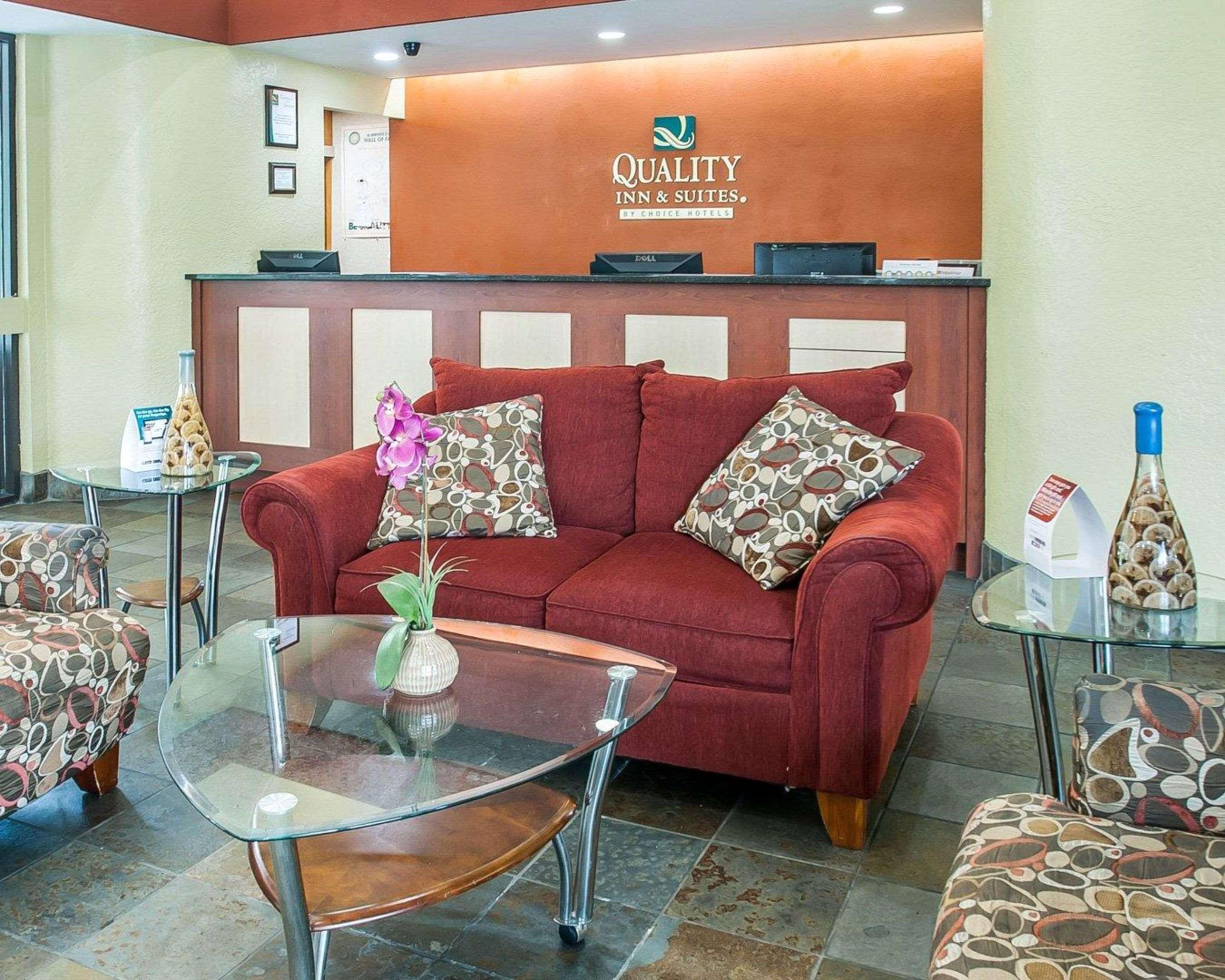 Quality Inn & Suites Kansas City I-435N Near Sports Complex Екстер'єр фото